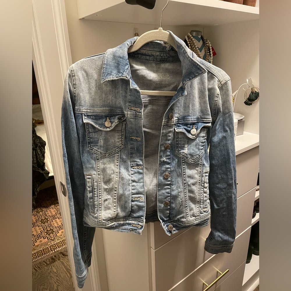 Zara distressed Jean Jacket